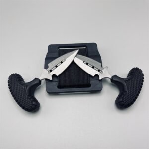 Viene completo con dos cuchillos de empuje, cuchillo de hoja fija MT-20-46 BK